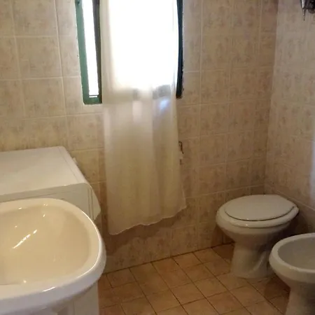 アパート With 2 Bedrooms In With Wifi
