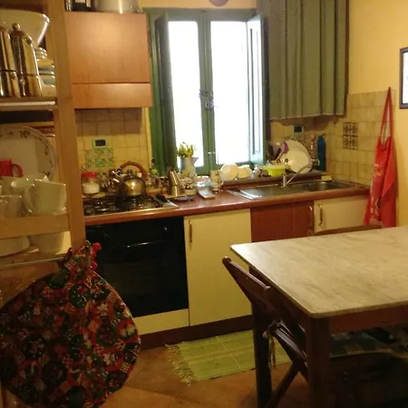 With 2 Bedrooms In With Wifi Perúgia